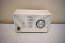 画像をギャラリービューアに読み込む, Alpina White 1964 RCA Victor Model RFA-11W AM Vacuum Tube Alarm Clock Radio Excellent Condition Sounds Terrific!