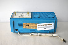 Charger l'image dans la galerie, Newport Blue 1968 RCA Model RLD-21A Solid State AM Clock Radio Sounds Great! Excellent Condition!