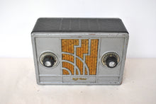 Load image into Gallery viewer, Art Deco Steel 1934 RCA Victor Model 102 Vacuum Tube AM Radio Excellent Condition! Works!