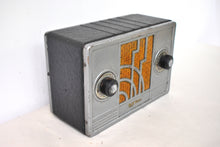 Load image into Gallery viewer, Art Deco Steel 1934 RCA Victor Model 102 Vacuum Tube AM Radio Excellent Condition! Works!
