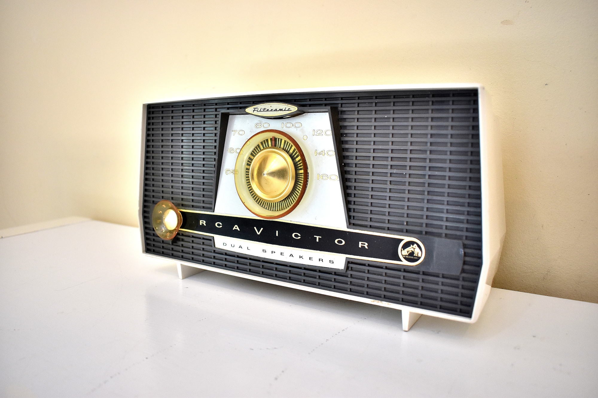 Charcoal and White 1957 RCA Model X-4JE Vacuum Tube AM Radio Works