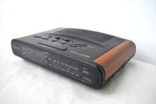 Charger l'image dans la galerie, Wood Grain 1980s 90s Sony Model ICF-C430 Dream Machine AM FM Digital Alarm Clock Radio! Excellent Condition!