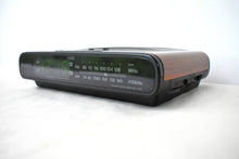 Charger l'image dans la galerie, Wood Grain 1980s 90s Sony Model ICF-C430 Dream Machine AM FM Digital Alarm Clock Radio! Excellent Condition!