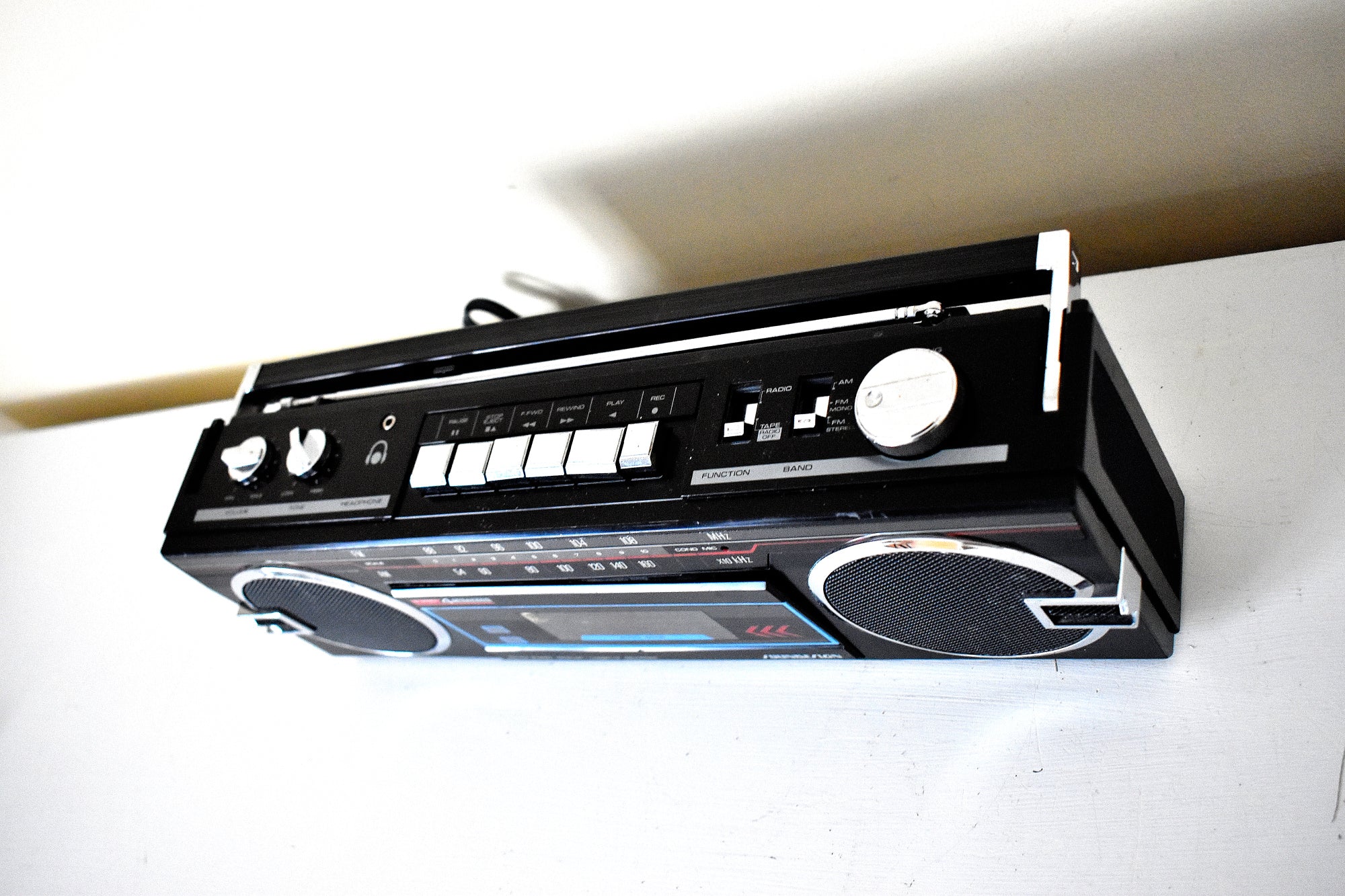 Sound Design Boom Box Soundesign Model 4628BLK AM FM Cassette Mini Boombox Radio! Sounds Gre ...