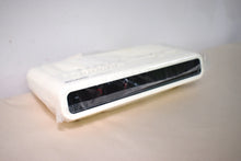 画像をギャラリービューアに読み込む, Polar White 1980s Sharp Model FX-C11 (W) AM FM Digital Alarm Clock Radio! New Old Stock! Original Box Factory Sealed!!
