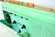 画像をギャラリービューアに読み込む, Surf Green Sharp Model QT5(G) AM FM Cassette Player Radio! Sounds Great Excellent Condition!
