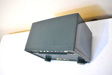 Charger l&#39;image dans la galerie, Bluetooth Ready To Go - Forest Green 1953 Silvertone Model 2006 Vacuum Tube Radio Looks and Sounds Great! Excellent Condition!