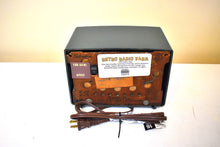 Charger l&#39;image dans la galerie, Bluetooth Ready To Go - Forest Green 1953 Silvertone Model 2006 Vacuum Tube Radio Looks and Sounds Great! Excellent Condition!