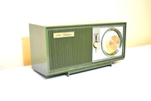 画像をギャラリービューアに読み込む, Moss Green Mid-Century 1966 Silvertone Model 6003 AM Solid State Transistor Radio Works Great Looks Great!