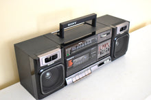 Load image into Gallery viewer, GenX 80's Sony Model CFS-1000 AM FM Cassette Boombox Radio! Sounds Great Excellent Condition! Everything Works!
