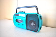 画像をギャラリービューアに読み込む, Seafoam Turquoise Soundesign Model 4615TL AM FM Cassette Radio! Sounds Great Excellent Condition! Everything Works!