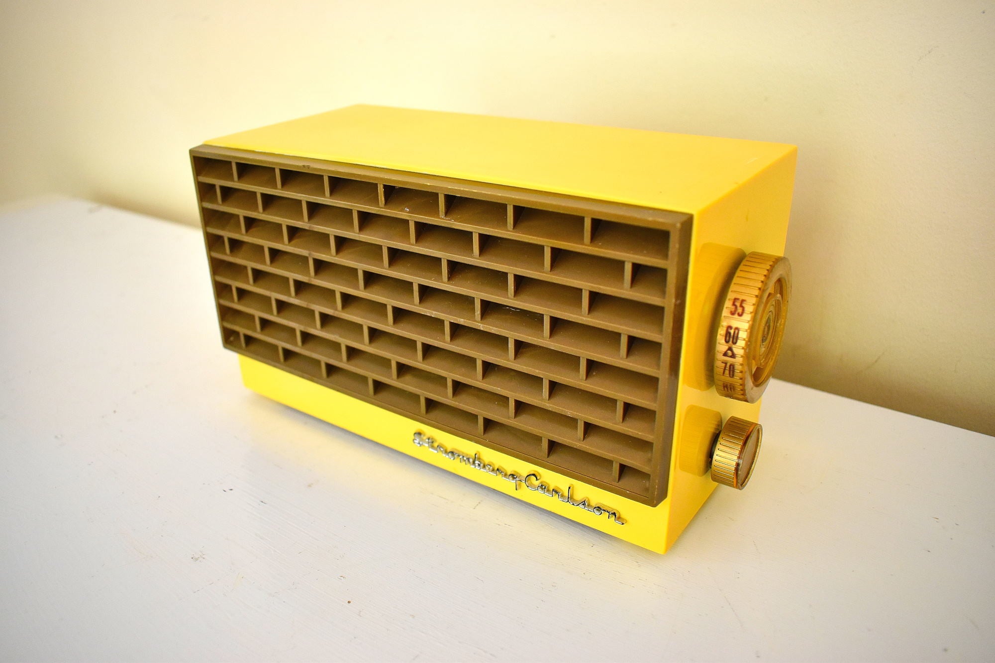 Banana Yellow 1954 Stromberg Carlson Model T4 AM Vacuum Tube Radio Rare Model! Rare Color!