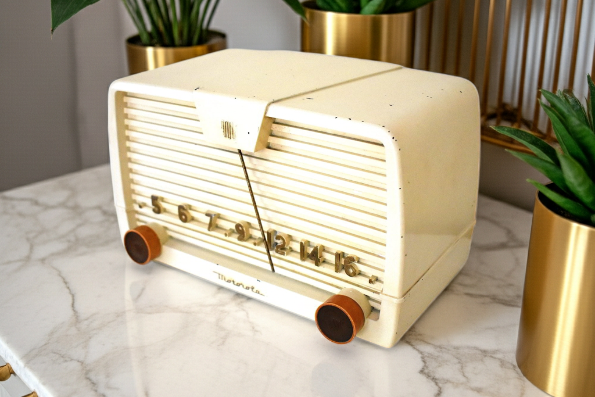 Linen Ivory 1950 Motorola Model 59H12 Vacuum Tube AM Radio Great Sounding Excellent Shape!