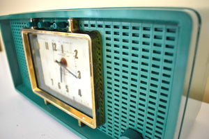 シャーウッド グリーン ミッドセンチュリー ヴィンテージ 1959 シルバニア モデル 598 AM 真空管目覚まし時計 ラジオ 希少な動作するパネル時計ディスプレイ!非常に良い状態！