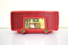 Charger l&#39;image dans la galerie, Flyer Red 1959 Sylvania R518-8483 AM  Vacuum Tube Radio Sounds Great! Loud and Clear Sounding!