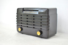 Charger l'image dans la galerie, Mocha Brown 1947 Teletone Model 135 Vacuum Tube AM Radio! Excellent Condition!