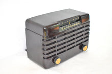 Charger l'image dans la galerie, Mocha Brown 1947 Teletone Model 135 Vacuum Tube AM Radio! Excellent Condition!