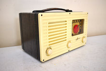 Load image into Gallery viewer, Alligator Wood 1950 Travler Model 5022 AM Portable Vacuum Tube Radio Excellent Condition! Sounds Great!