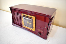 Load image into Gallery viewer, Maroon Burgundy 1955 Travler Model 55C42 Vacuum Tube AM Radio Rare Design! Sounds Great! Excellent Condition!