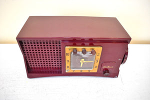 Maroon Burgundy 1955 Travler Model 55C42 Vacuum Tube AM Radio Rare Design! Sounds Great! Excellent Condition!