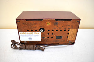 Maroon Burgundy 1955 Travler Model 55C42 Vacuum Tube AM Radio Rare Design! Sounds Great! Excellent Condition!