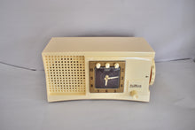 Load image into Gallery viewer, Vanilla Ivory 1955 Travler Model 55C42 Vacuum Tube AM Radio Rare Design! Sounds Great! Excellent Condition!