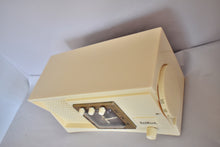 Load image into Gallery viewer, Vanilla Ivory 1955 Travler Model 55C42 Vacuum Tube AM Radio Rare Design! Sounds Great! Excellent Condition!