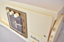 Load image into Gallery viewer, Vanilla Ivory 1955 Travler Model 55C42 Vacuum Tube AM Radio Rare Design! Sounds Great! Excellent Condition!