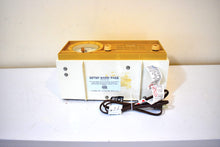 Load image into Gallery viewer, Harvest Gold 1963 Truetone Model 59C22 AM Vacuum Tube Radio Sounds Great! Excellent Condition!