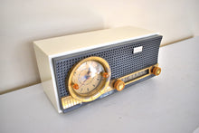 Charger l&#39;image dans la galerie, Charcoal White 1959 Travler C240 Vacuum Tube AM Clock Radio Excellent Condition! Sounds Fantastic!
