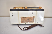 Charger l&#39;image dans la galerie, Charcoal White 1959 Travler C240 Vacuum Tube AM Clock Radio Excellent Condition! Sounds Fantastic!