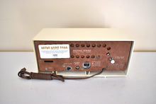 Charger l&#39;image dans la galerie, Charcoal White 1959 Travler C240 Vacuum Tube AM Clock Radio Excellent Condition! Sounds Fantastic!
