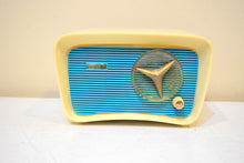 Load image into Gallery viewer, Turquoise and White 1959 Travler Model T-204 AM Vacuum Tube Radio Cute As A Button! Sounds Awesome!