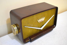 Load image into Gallery viewer, Cadillac Brown Swirl 1955 Truetone Model D-2586 Vacuum Tube AM Radio Unique and Rare Rockabilly Looking Design! Sounds Great!