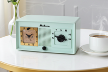 Load image into Gallery viewer, April Green 1946 Madison Model 940 AM Vacuum Tube Clock Radio Rare Excellent Condition Sounds Great!