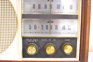 Honey Chestnut Solid Wood 1960s Westinghouse Model H680N7 AM/FM Vacuum Tube Radio Sounds Awesome!