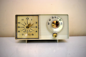 Ivory White Vintage 1962 General Electric Model C-403A AM Vacuum Tube Clock Radio Sounds Great!