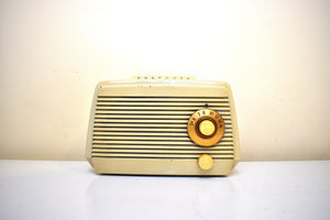 Bisque Ivory 1954 Westinghouse Model 510-H AM Vacuum Tube Radio Sleeper Looks! Little Blaster!
