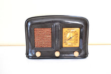 Load image into Gallery viewer, Walnut Brown Bakelite 1936 Westinghouse Model WR-120 Vacuum Tube AM Shortwave Radio Works Great! Excellent Plus Condition!