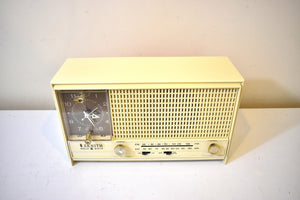 1965 Vintage MILOVAC PR-601 Transistor Radio w/ Bluetooth. Selectron I –  Sustainable Deco, Inc.