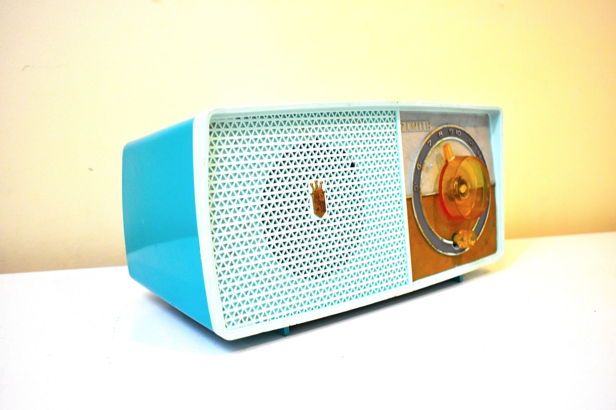 Regal Turquoise Frost Blue 1959 Zenith Model B511