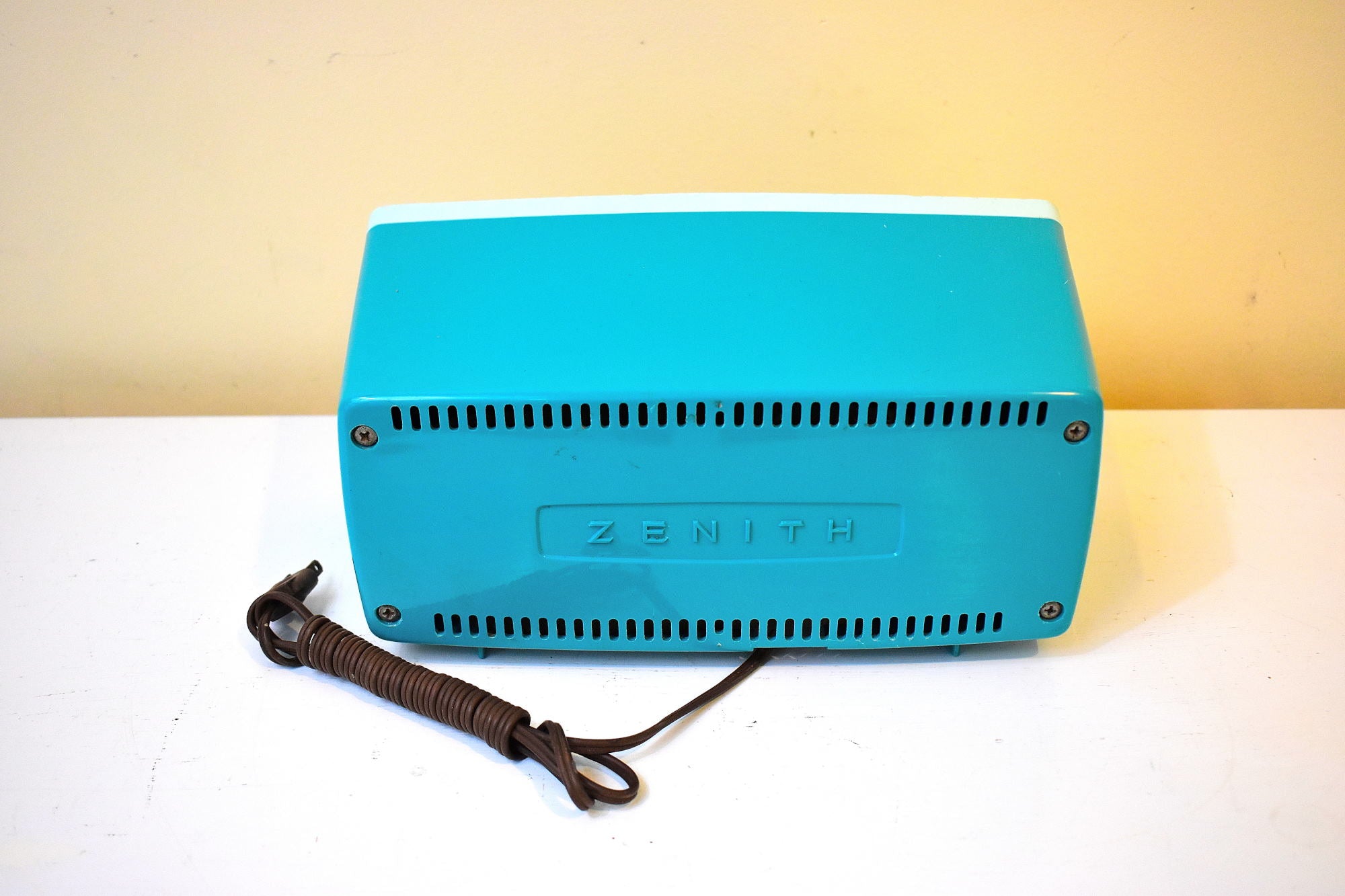 Regal Turquoise Frost Blue 1959 Zenith Model B511