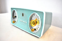 Charger l'image dans la galerie, Belvedere Blue 1959 Zenith Model B514F Vacuum Tube Radio! Sounds Great and Looks Great! Excellent Condition!