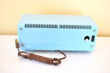 Charger l&#39;image dans la galerie, Diamond Blue 1960 Zenith Model C520B &#39;The Saxony&#39; Vacuum Tube AM Clock Radio Excellent Condition! Sounds Great!