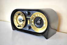 Load image into Gallery viewer, Mamba Black Owl Eyes Bakelite 1950 Zenith Model G516 AM Vacuum Tube Radio Excellent Condition! Great Sounding!