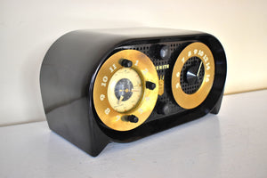 Mamba Black Owl Eyes Bakelite 1950 Zenith Model G516 AM Vacuum Tube Radio Excellent Condition! Great Sounding!