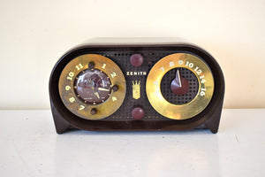 First Generation Owl Eyes Bakelite 1951 Zenith Model G516 AM Vacuum Tube Radio Excellent Condition! Great Sounding!