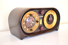 Load image into Gallery viewer, First Generation Owl Eyes Bakelite 1951 Zenith Model G516 AM Vacuum Tube Radio Excellent Condition! Great Sounding!