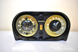 Mamba Black Owl Eyes Bakelite 1950 Zenith Model G516 AM Vacuum Tube Radio Excellent Condition! Great Sounding!