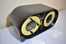 Load image into Gallery viewer, Mamba Black Owl Eyes Bakelite 1950 Zenith Model G516 AM Vacuum Tube Radio Excellent Condition! Great Sounding!